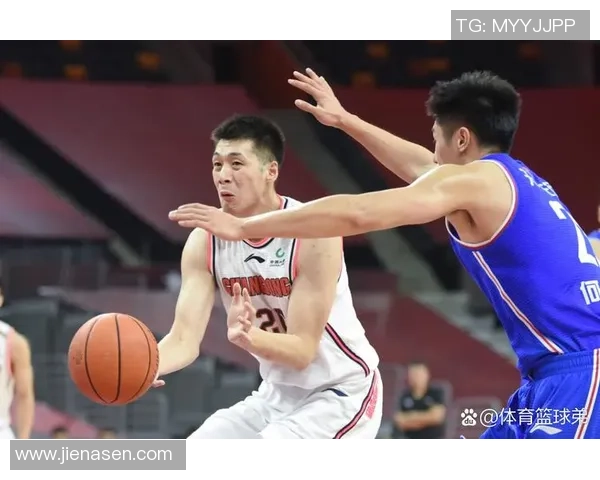 任骏飞引领球队奋勇争先展现篮球才华与团队精神的完美结合 任骏飞引领球队奋勇争先展现篮球才华与团队精神的完美结合