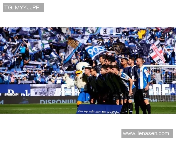 基铺迪纳摩主场迎战巴萨双方争夺小组出线关键战役